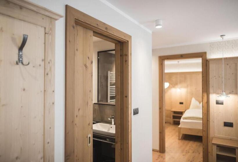 סוויטת ג'וניור משפחתית, Emma Historic