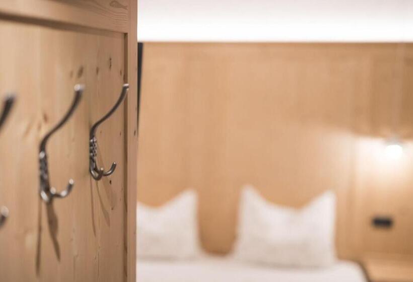 חדר סטנדרט, Emma Historic