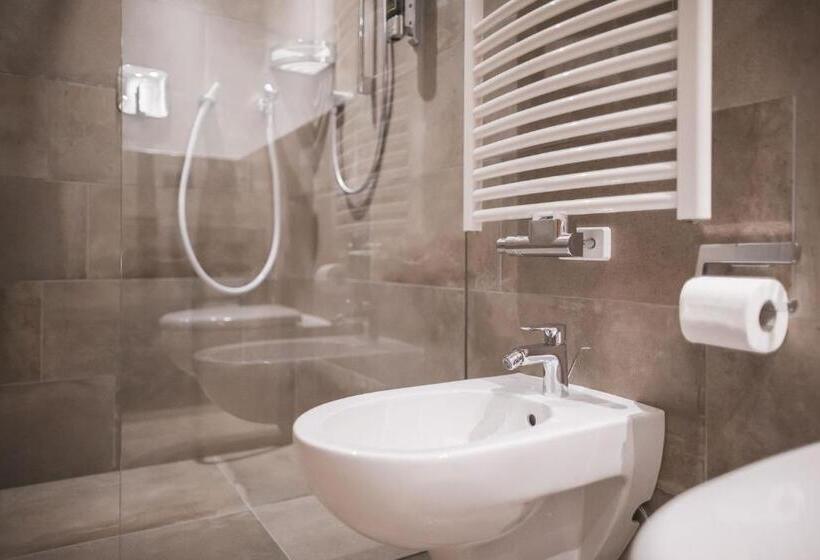 חדר קומפורט, Emma Historic