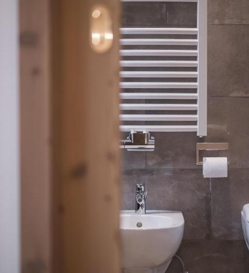 חדר קומפורט, Emma Historic