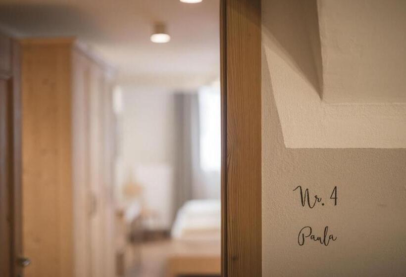 חדר קומפורט, Emma Historic