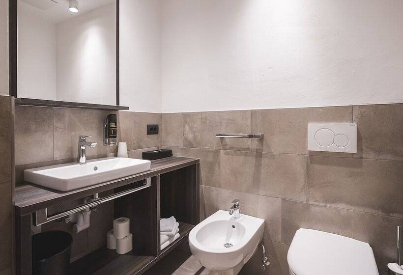 חדר סופריור, Emma Historic