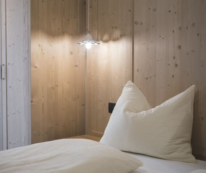 חדר סופריור, Emma Historic