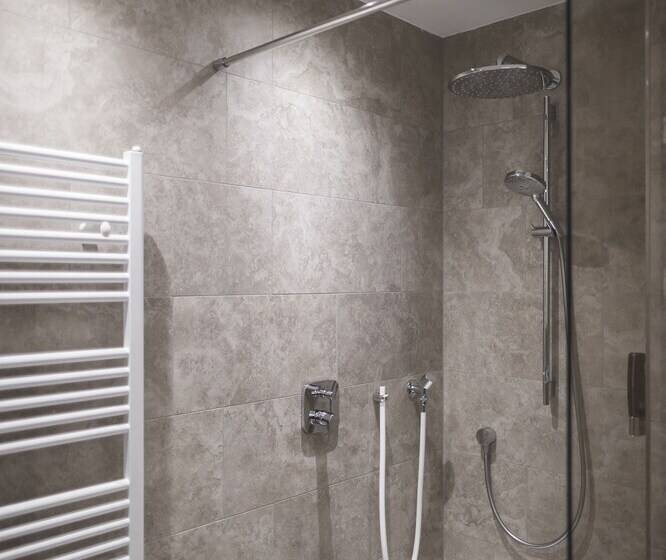 סוויטת ג'וניור, Emma Historic