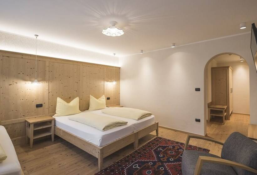 סוויטת ג'וניור, Emma Historic