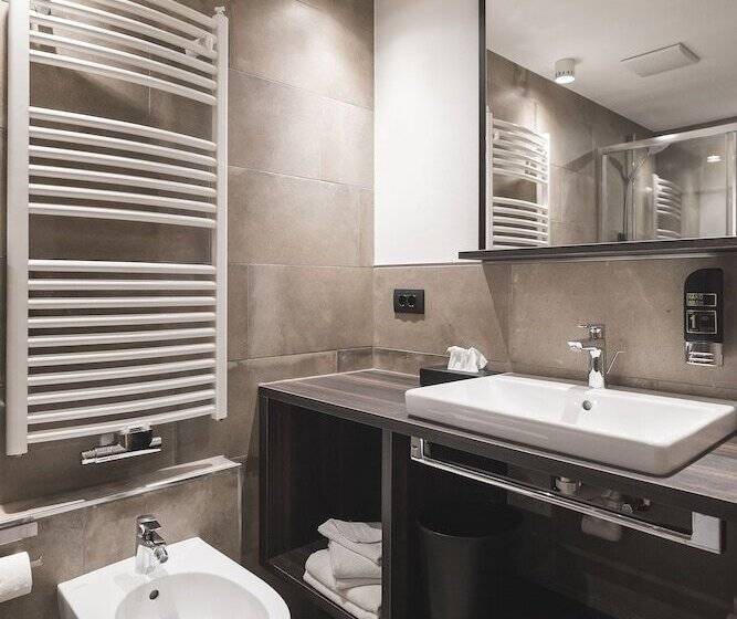 חדר קומפורט, Emma Historic