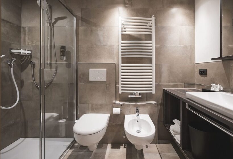 חדר קומפורט, Emma Historic