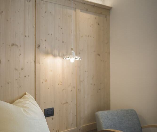 חדר קומפורט, Emma Historic