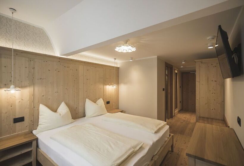 חדר קומפורט, Emma Historic