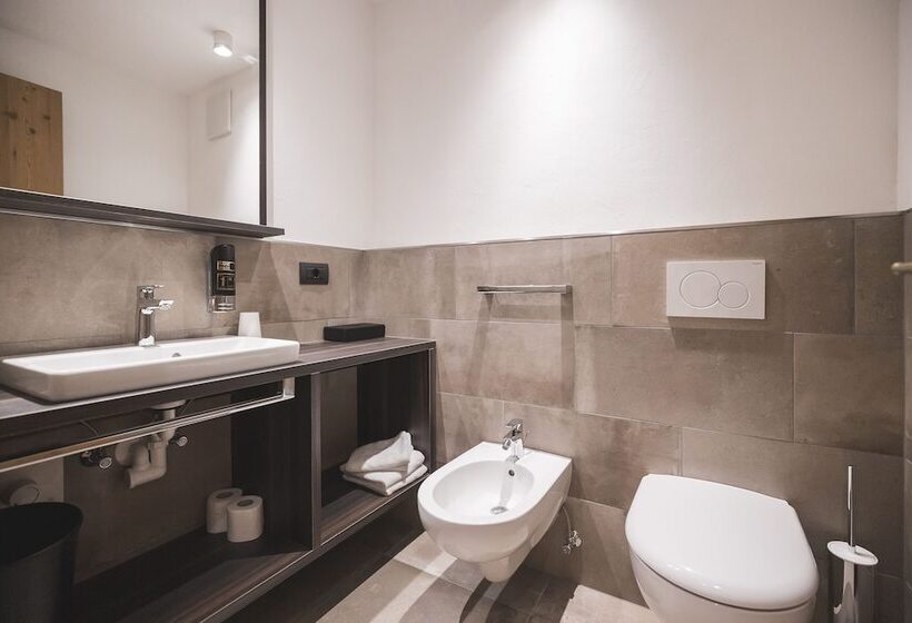 סוויטת ג'וניור פנימית, Emma Historic