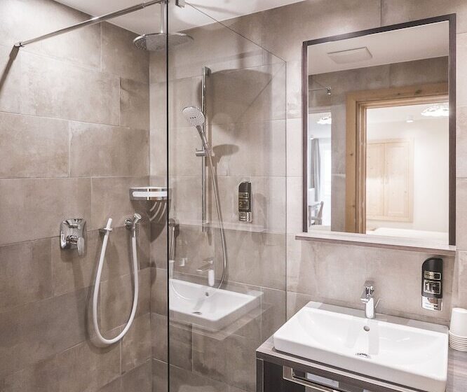 סוויטת ג'וניור פנימית, Emma Historic