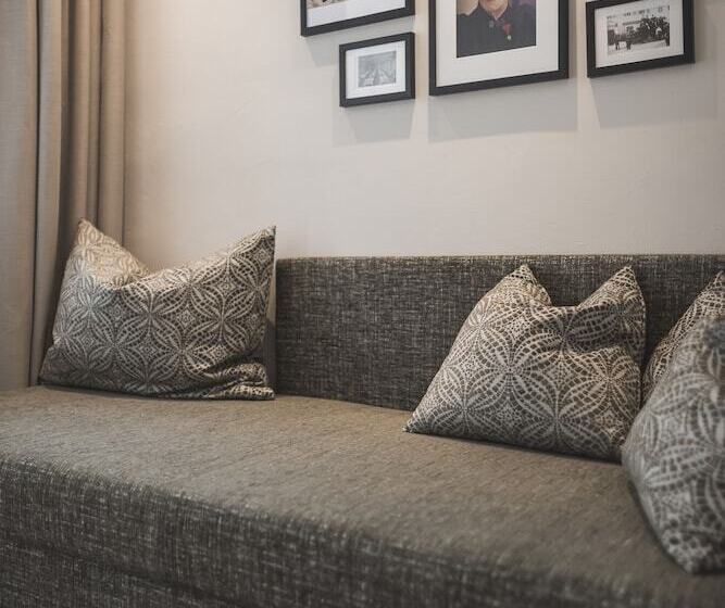 סוויטת ג'וניור פנימית, Emma Historic