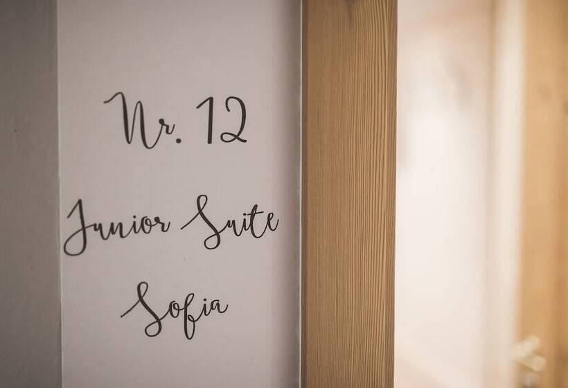 סוויטת ג'וניור פנימית, Emma Historic