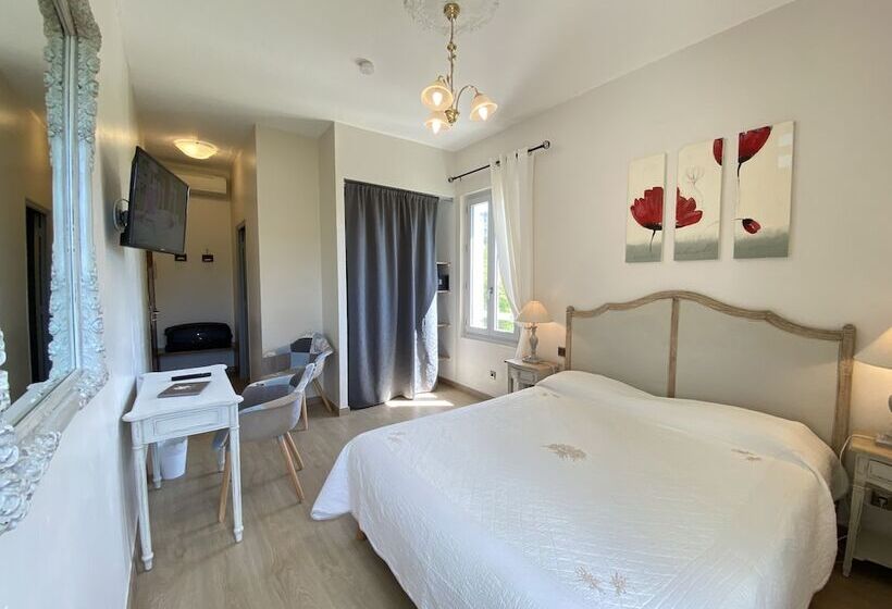 コンフォートルーム, Hôtel Le Colombier