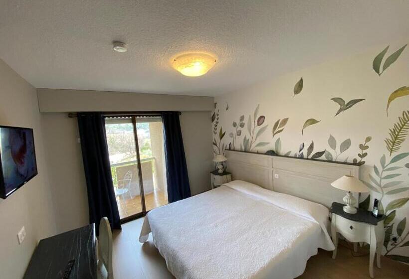 景色の見えるスーペリアルーム, Hôtel Le Colombier