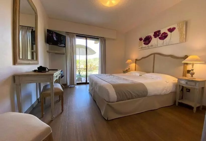 ガーデンビュースーペリアールーム, Hôtel Le Colombier