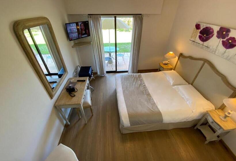 ガーデンビュースーペリアールーム, Hôtel Le Colombier