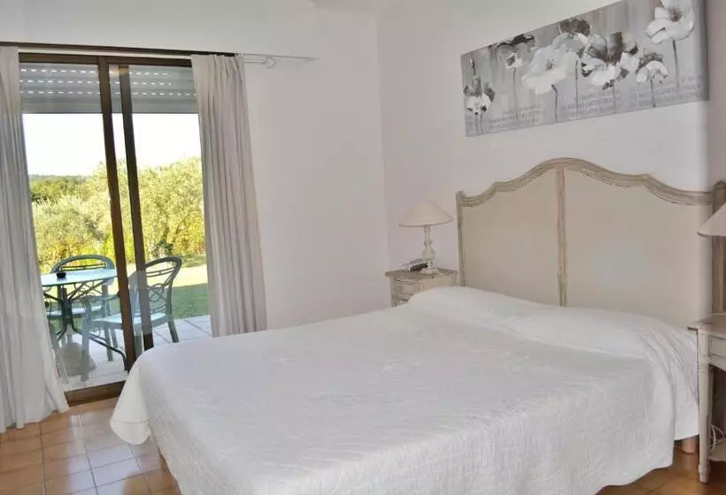 ガーデンビュースーペリアールーム, Hôtel Le Colombier