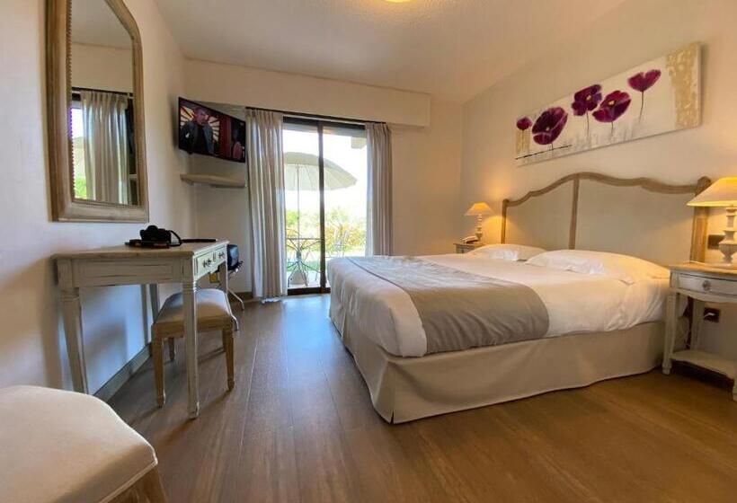 اتاق سوپریور با چشم‌انداز باغ, Hôtel Le Colombier
