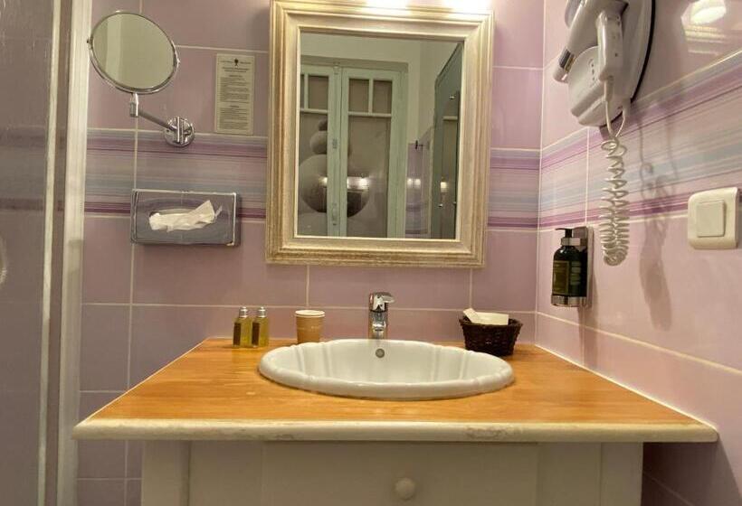 コンフォートルーム, Hôtel Le Colombier