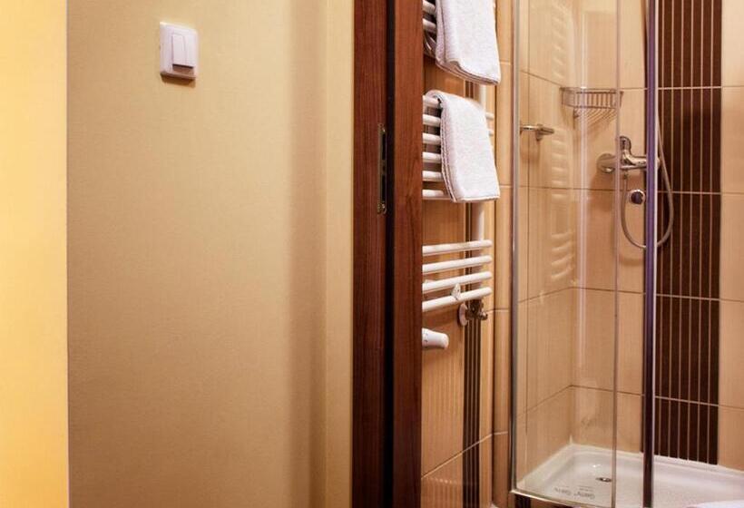 스탠다드 룸, Kuźnia