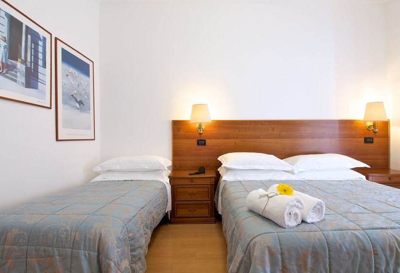 غرفة قياسية ثلاثية, La Camogliese