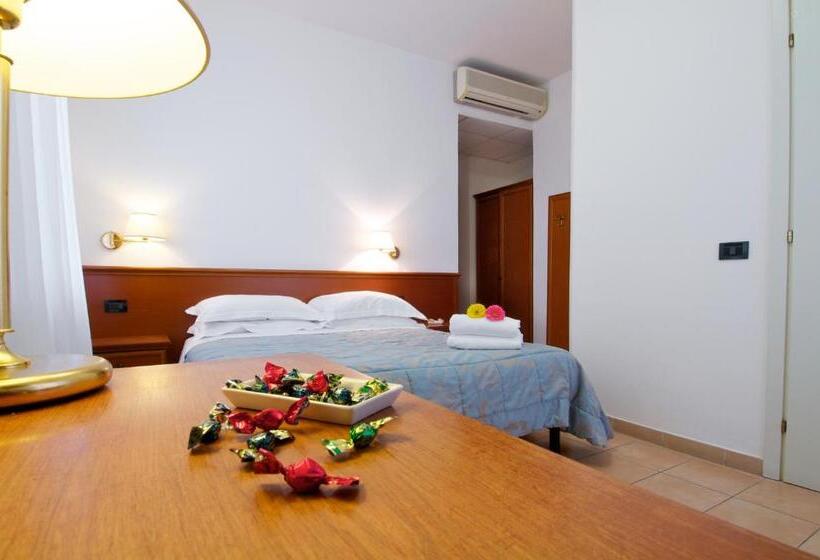 غرفة إقتصادية, La Camogliese