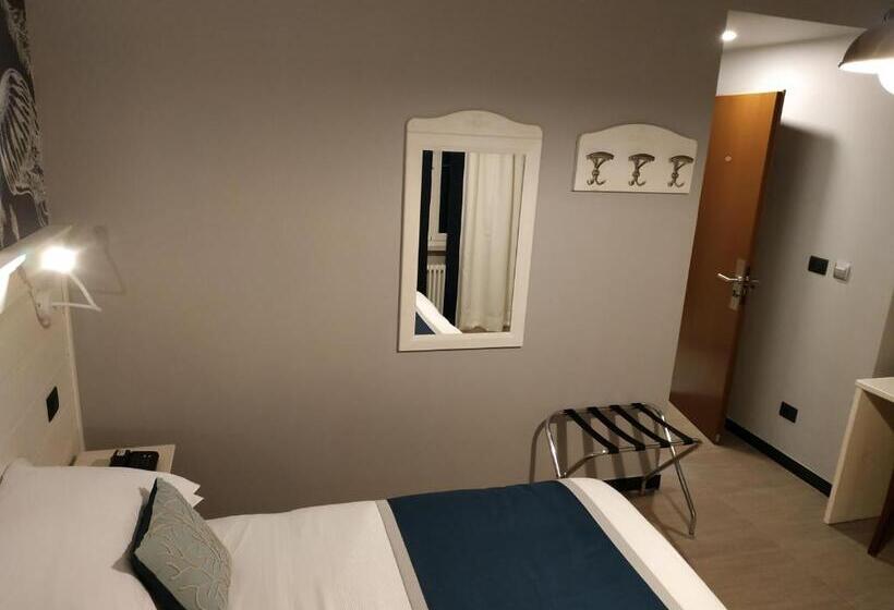 غرفة قياسية سرير كينج, La Camogliese