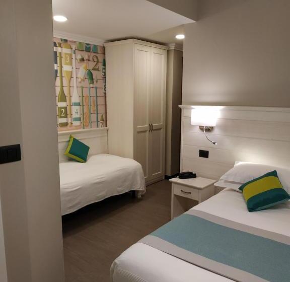 غرفة قياسية ثلاثية, La Camogliese