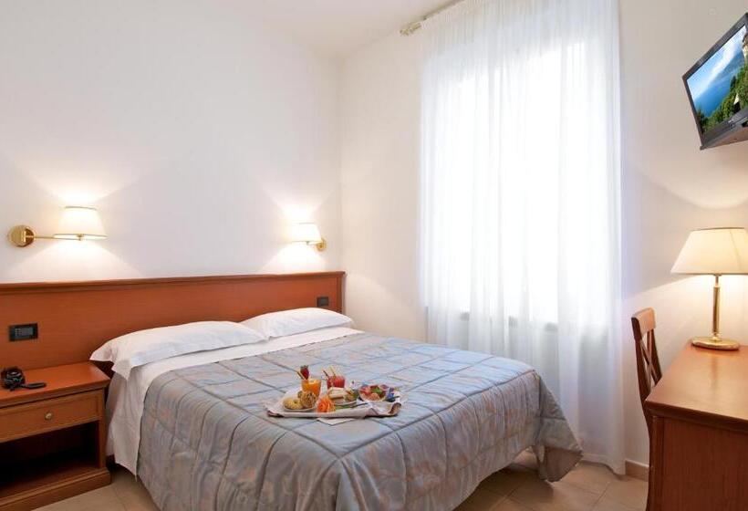 اتاق استاندارد, La Camogliese