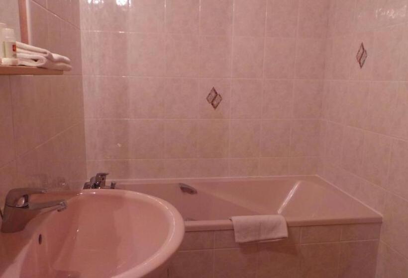 수피리어 룸, La Renaissance