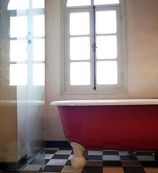 سوییت لوکس, L'alcazar