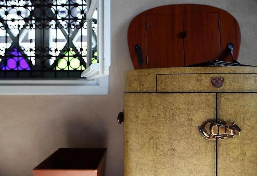 Superior suite with terrace, L'alcazar