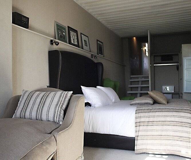 Superior suite with terrace, L'alcazar