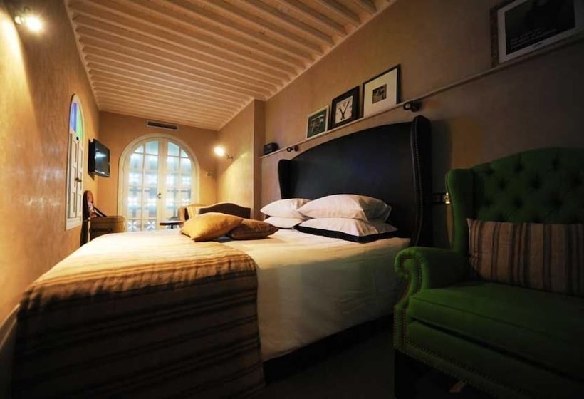 Superior suite with terrace, L'alcazar