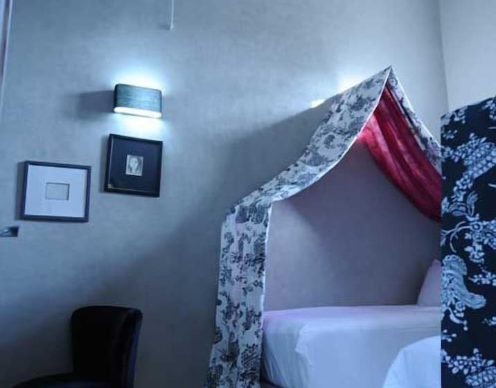 اتاق استاندارد, L'alcazar