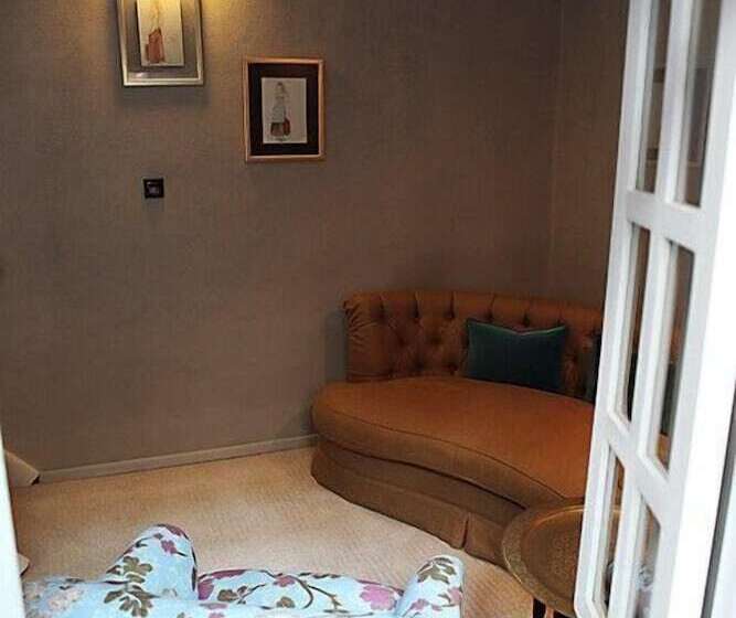 سوییت جونیور, L'alcazar