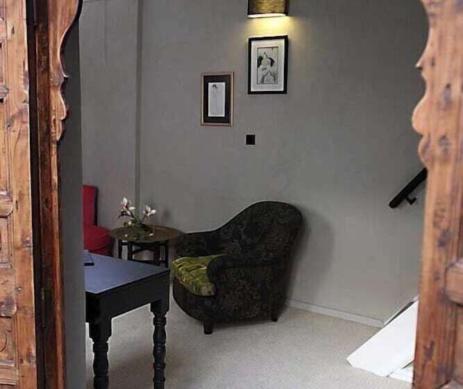 سوییت جونیور, L'alcazar