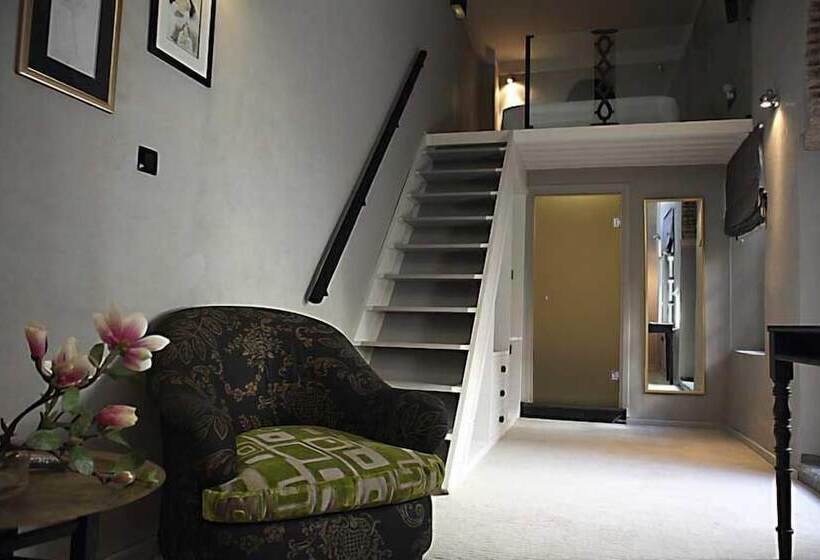 سوییت جونیور, L'alcazar