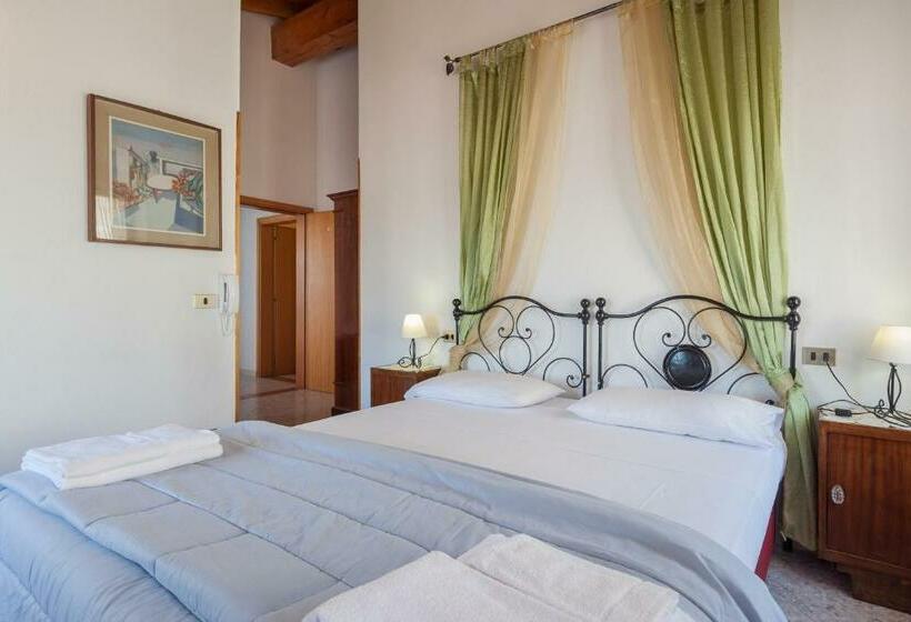 Четырехместный Номер Стандарт, Locanda Al Centrale
