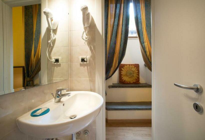 اتاق استاندارد یک نفره, Locanda Orchidea