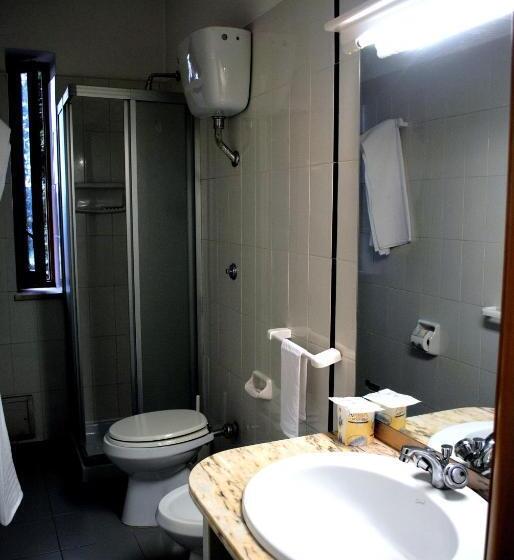 标准三人间, Meranda