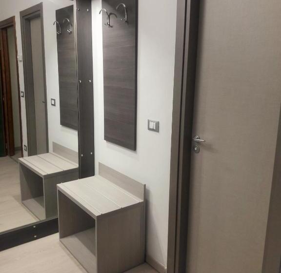 高级三人间, Meranda