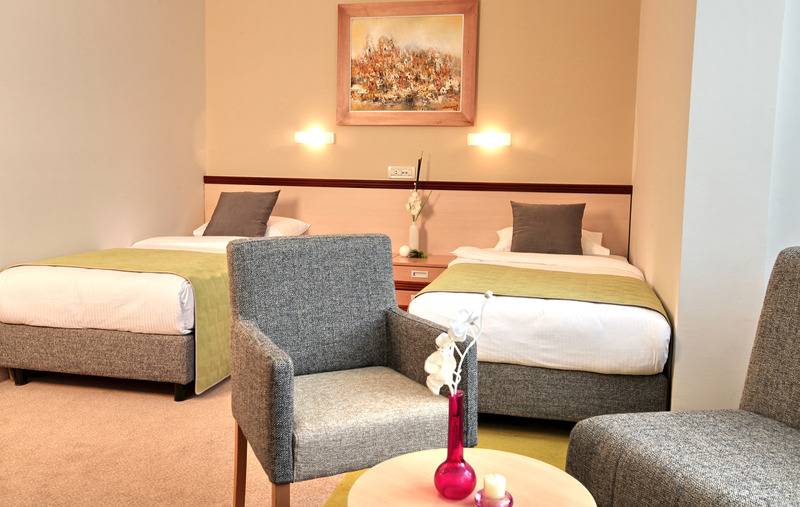 اتاق راحتی, Mona Plaza Zlatibor