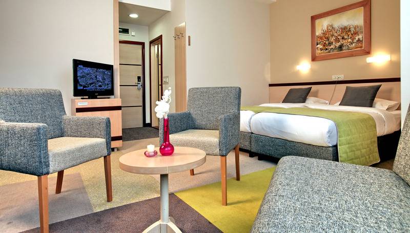 اتاق راحتی, Mona Plaza Zlatibor