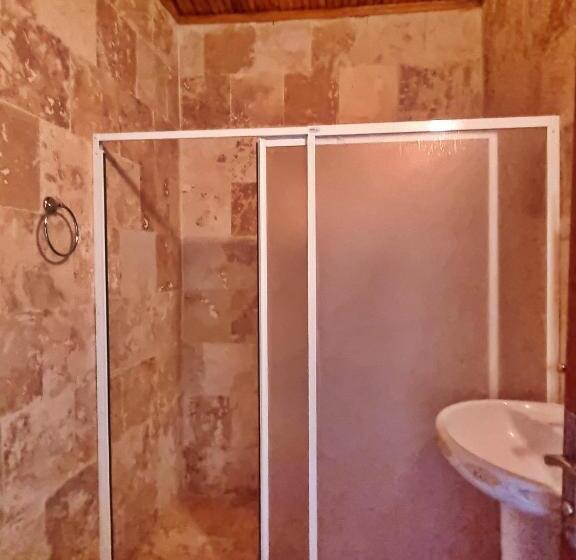 标准间, Muskara Cave