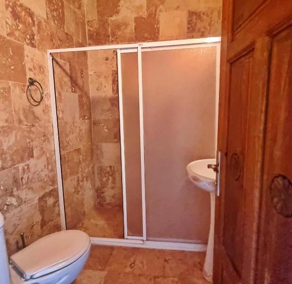 标准间, Muskara Cave