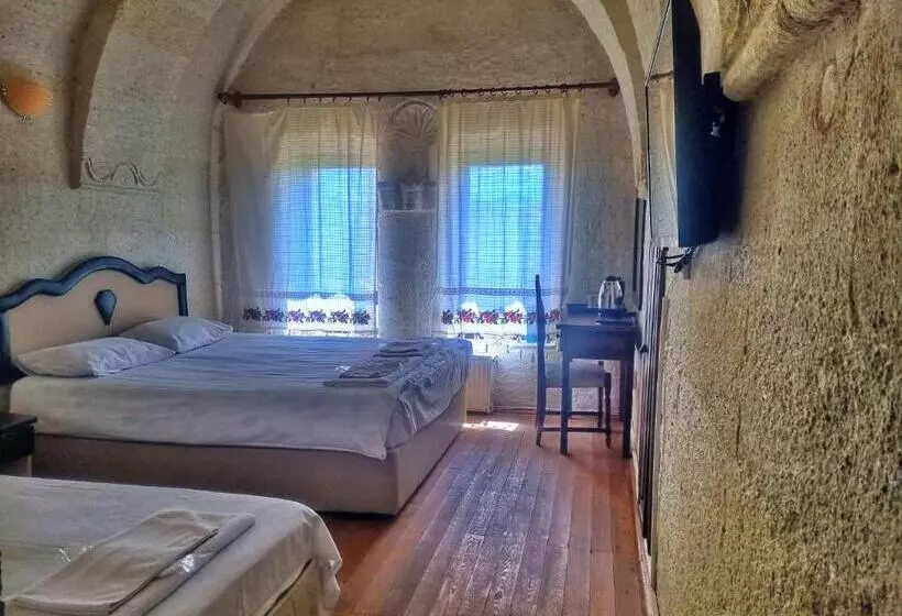 اتاق استاندارد سه نفره, Turbel Cave House