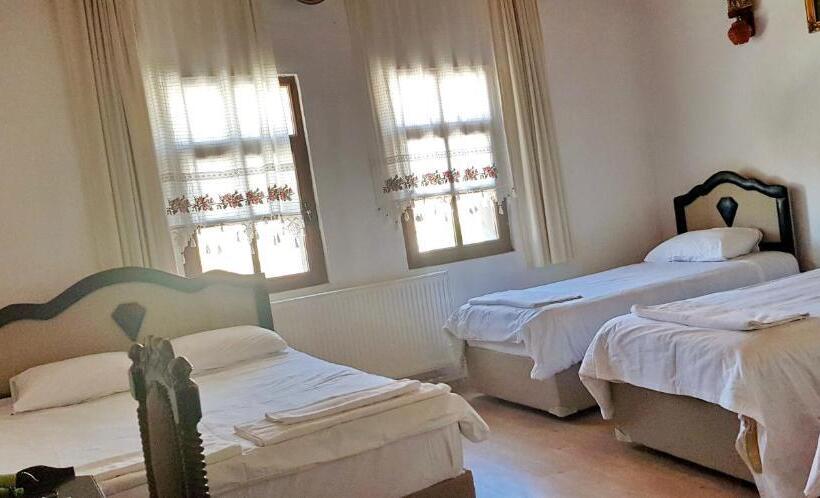 四人标准间, Muskara Cave