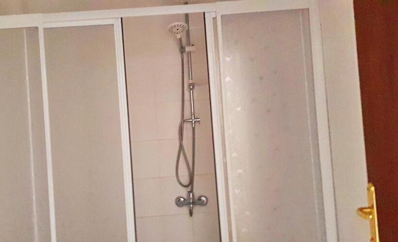 四人标准间, Muskara Cave